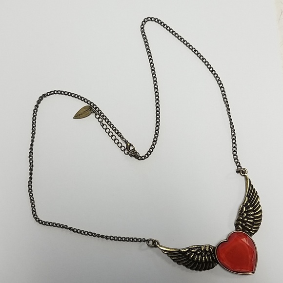 princess civilian Jewelry - Heart and wings necklace